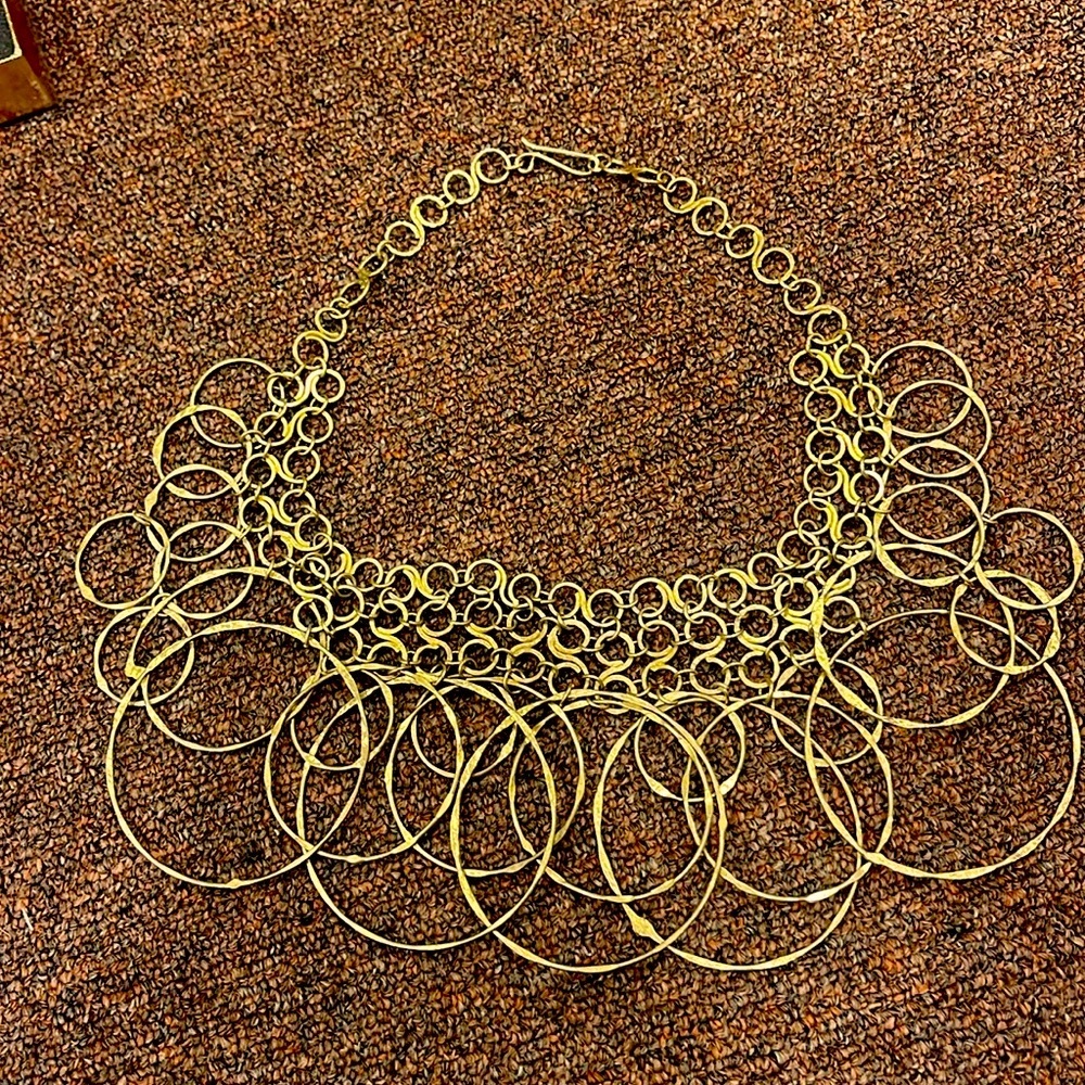 Vintage Goldtone Circle Necklace - Picture 4 of 6